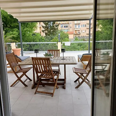 La Terrazza In Riviera Apartment *